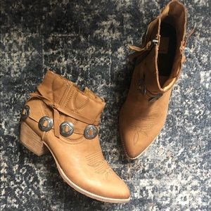 Size 9, Dolce Vita booties, Worn once